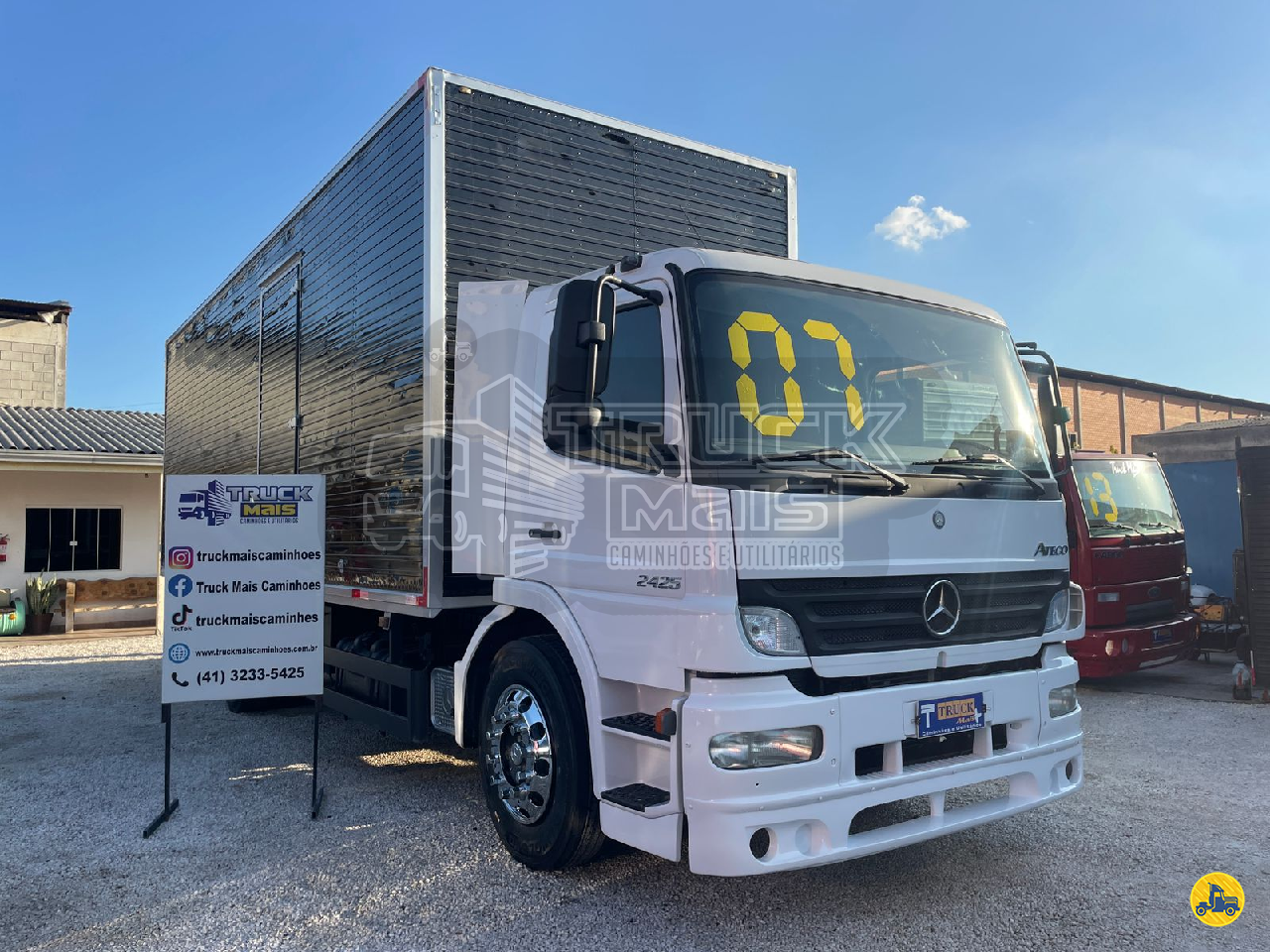 CAMINHAO MERCEDES-BENZ MB 2425 Baú Furgão Truck 6x2 Truck Mais Caminhões e Utilitários CURITIBA PARANÁ PR